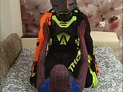 Spajdermen se upucava sa bajkerom 🕷️🏍️