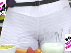 Kelly Key looks hot in leggings, her big pussy showing camel toe