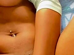 orgasmos from linda jovem morena's pussy play 😍