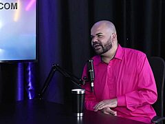 why does paulo avelar not like watching gay sex in tiv models?