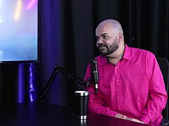 why does paulo avelar not like watching gay sex in tiv models?