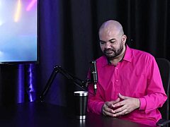 why does paulo avelar not like watching gay sex in tiv models?