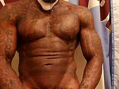 I worship this big black cock for money, jerking it off solo.