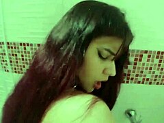 Latina stepsister Mafer sucks in shower