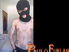 Gozando no final with twink bodybuilder striptease