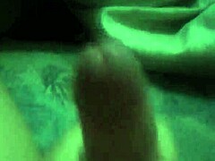 I feel so good as this novinho gay masturbates me.