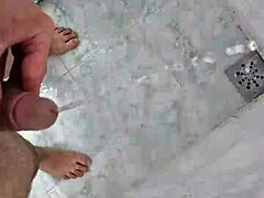 mijando gostoso no banho with brazilian flair