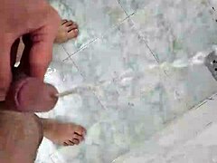 mijando gostoso no banho with brazilian flair