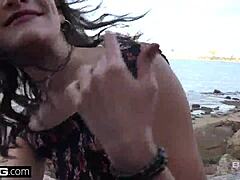 Teen Pussy Lips Exposed Outdoors!