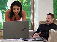 Brunette Sarah Cute’s Reverse Cowgirl Cock Ride