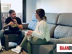 Fan Meets Tinder Girl for Quick Fun