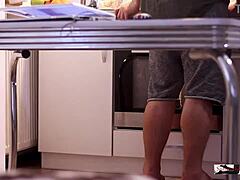 Искаш ли бързо чукане преди вечеря, бейби?