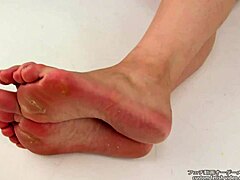 Asian girls showcase their feet in this japanese sole fetish video. 👣😍