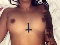 A beautiful woman with a perfect body, a stripper, falls in love with a rapper