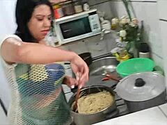 Sarah Rosa Cozinha Sexy Macarrão Sensual