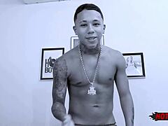 Tattooed teen 18+ novinho pirocudo fucks boss's ass in POV anal sex