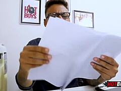 Tattooed teen 18+ novinho pirocudo fucks boss's ass in POV anal sex