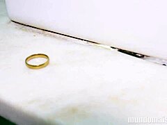 Married Guy Forgets Ring During Motel Encounter