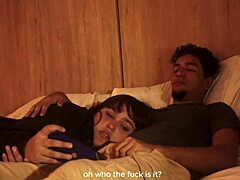 mi hermanastro mete su pene en mi boca mientras acostados sin piedad llena mi boquita de leche