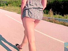 i feel so sexy flashing outdoors 😜