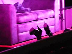 Erotik Meese Plays With Dildo