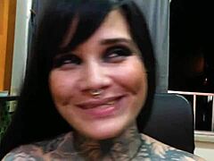 roqueira emo gotica tatuada dancando funk com bluezao youtuber