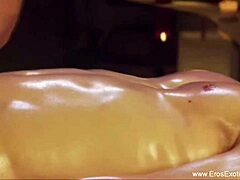 Zachte genitale massage voelt zo goed 😊