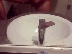 Young guy masturbates 😏