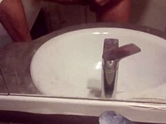 Young guy masturbates 😏