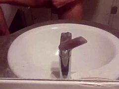 Young guy masturbates 😏