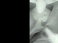 Brincando Na Banheira Com Amateurs Cumshot