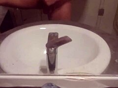 Young guy masturbates 😏