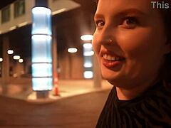 ليلة مجنونة مع ميا ديور في العلن مع مؤخرة كبيرة!