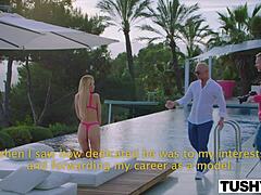 Tushy Model Seduces Manager with Buttplug for Hot Anal Fun! 😍