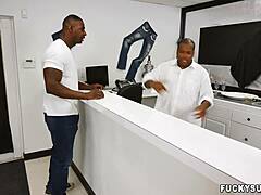 Tailoring Big Black Cock Into Tight Asian Ass Fs15302