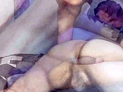 Sigui aprovechandose de su novio por que sabe que el hace lo que su chacal me pide.