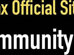 Redhead Penny Pax Finger Fucks Riley Reid on Couch