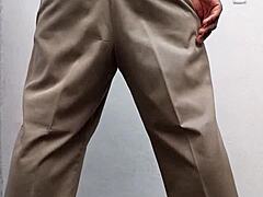 Maestro Caliente Se Saca La Leche