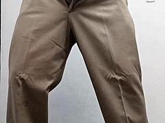 Maestro Caliente Se Saca La Leche