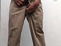 Maestro Caliente Se Saca La Leche