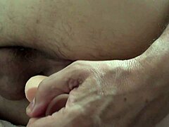 Gay sikini götümde bekliyorum