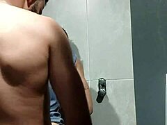 O Cara Ficou Me Olhando Durante O Treino Levei Ele Pro Banheiro E Coloquei Para Mamar