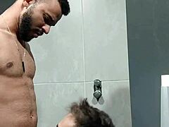 Gay bodybuilder gets kinky in the gym restroom