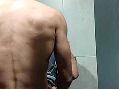 O Cara Ficou Me Olhando Durante O Treino Levei Ele Pro Banheiro E Coloquei Para Mamar
