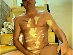 A painter with an unusual twist