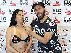 Κολομβιανή ώριμη Antonella Blake ζεσταίνει το πικάντικο δωμάτιο κάστινγκ