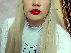 rica blanca transexual jerkin off her pole