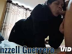 Mi primo me grava escondida mientras me mete su poya!