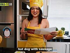 clara wellen opens door naked for motoboy