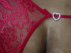 Sprøjter creampie inde i den sorte på halloween